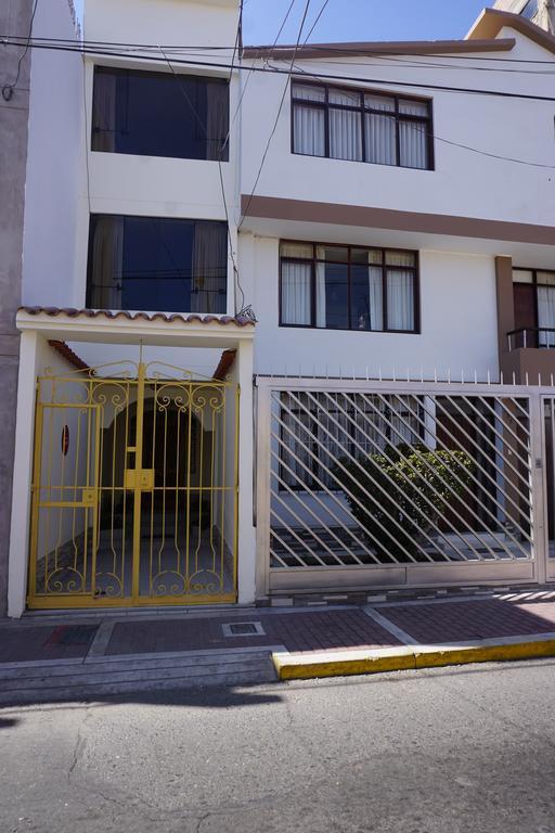 Residencial Mamamia Hotel Tacna Buitenkant foto