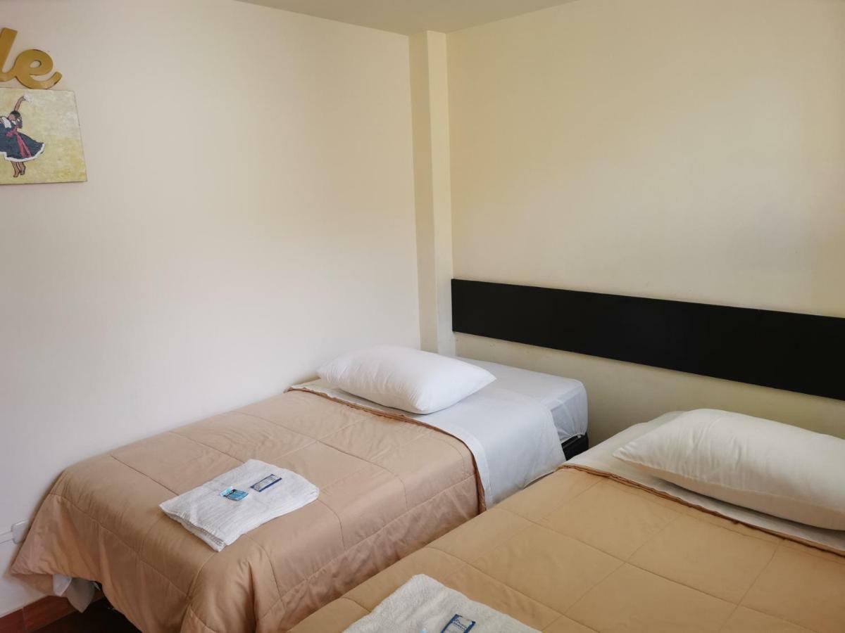Residencial Mamamia Hotel Tacna Buitenkant foto